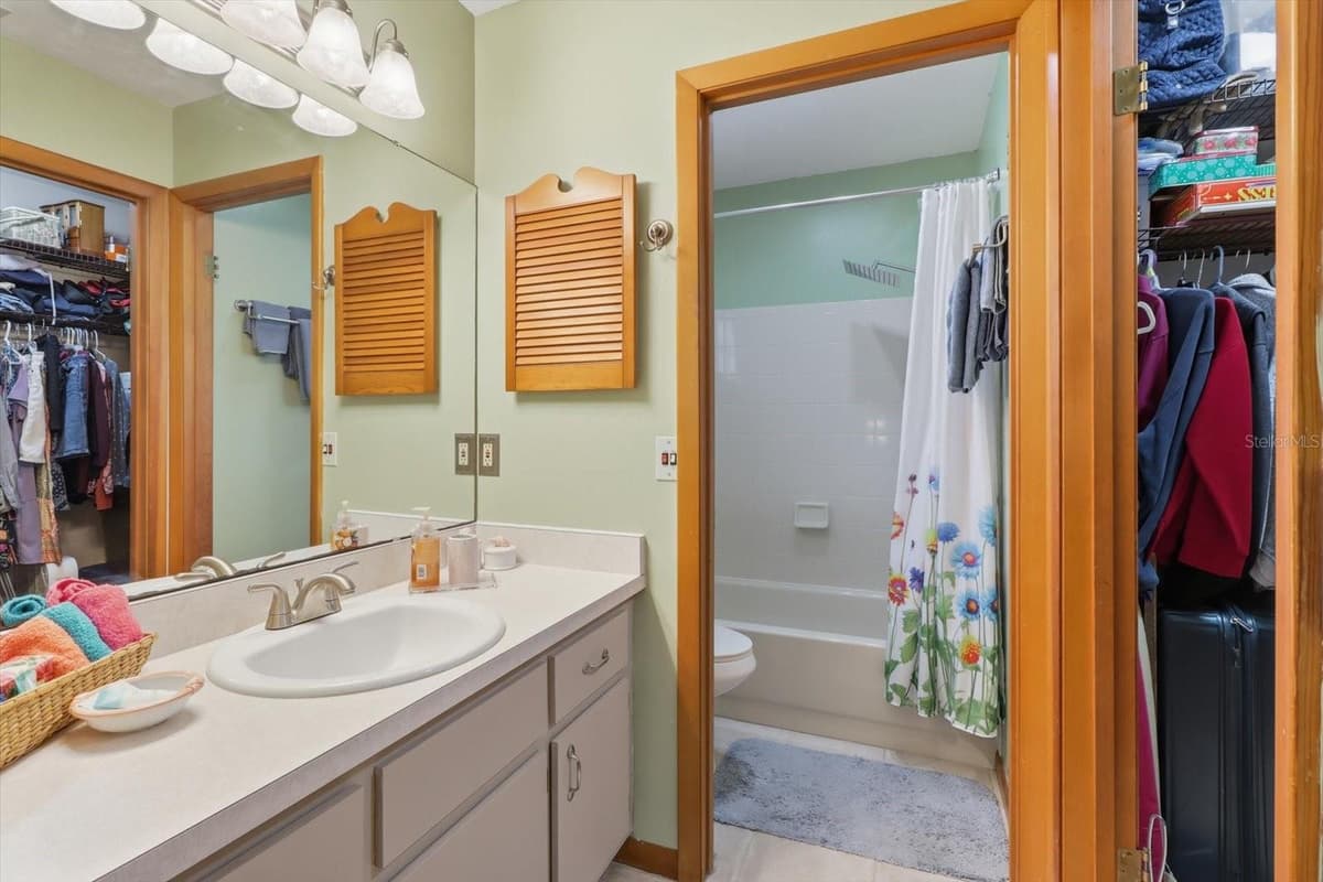 9188 COMMODORE DRIVE — photo 15 of 42