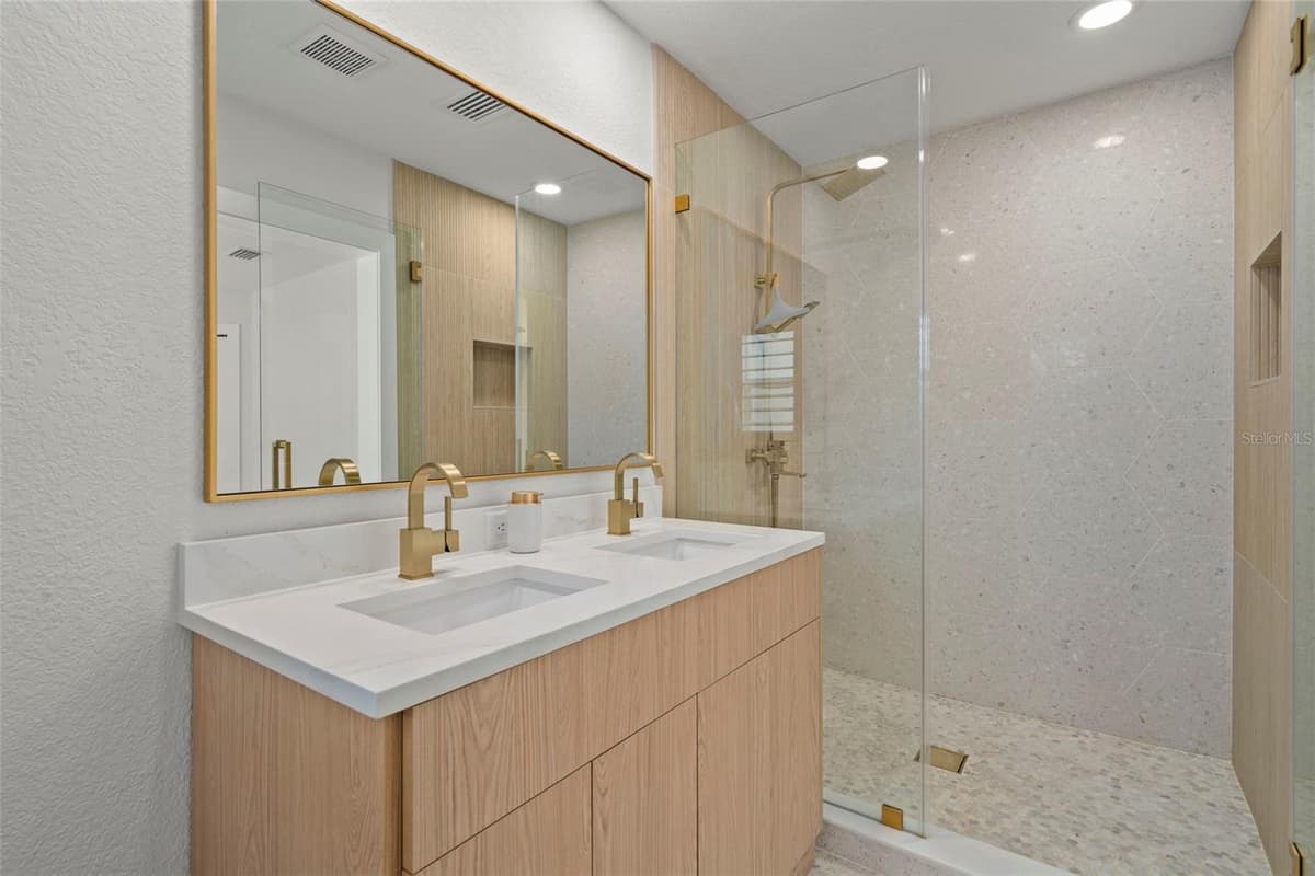 5548 LEEWARD LANE — photo 35 of 64