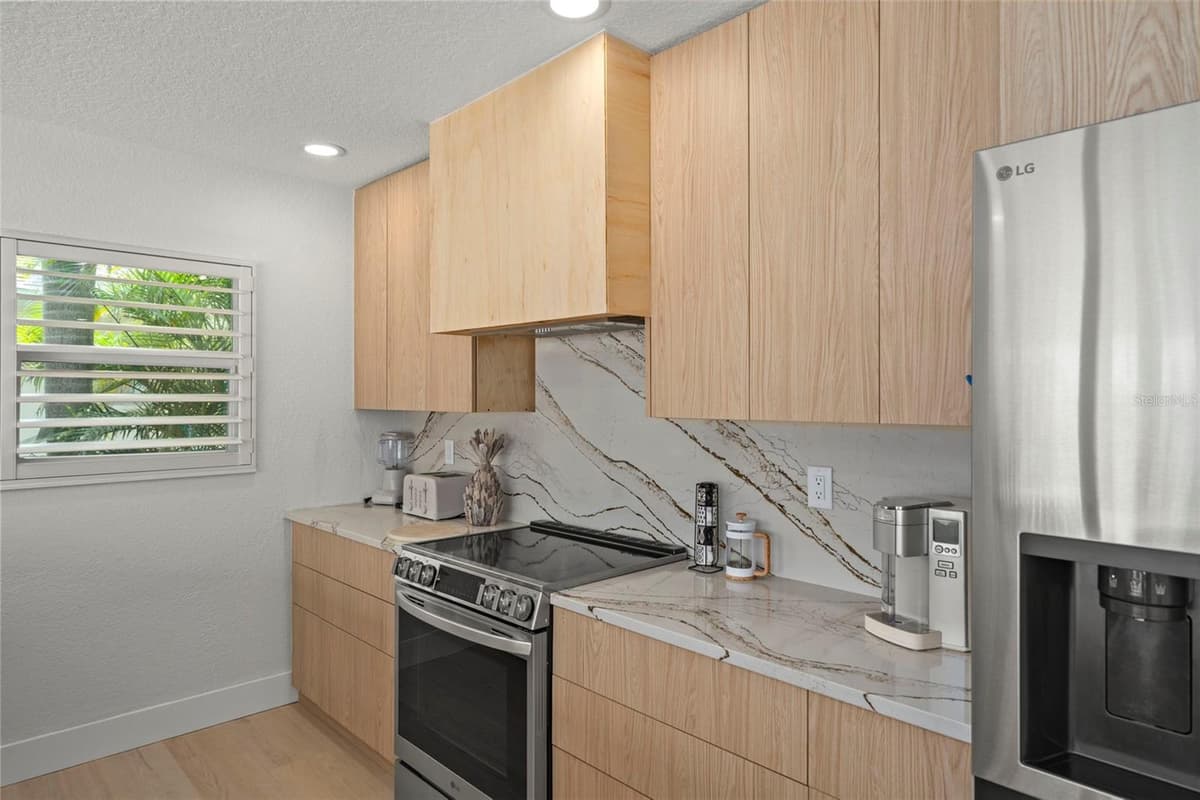 5548 LEEWARD LANE — photo 30 of 64