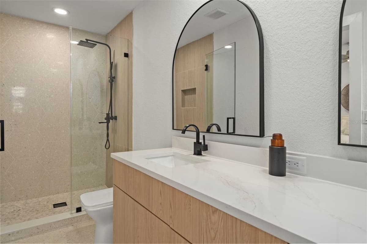 5548 LEEWARD LANE — photo 40 of 64