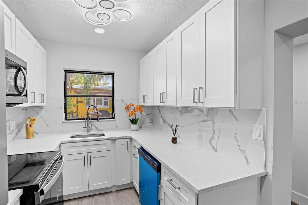630 180TH AVENUE — photo 2 of 22