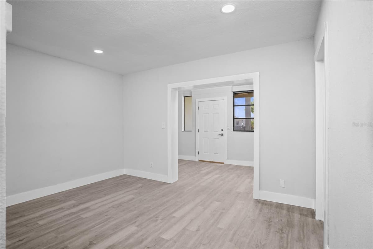 630 180TH AVENUE — photo 8 of 22