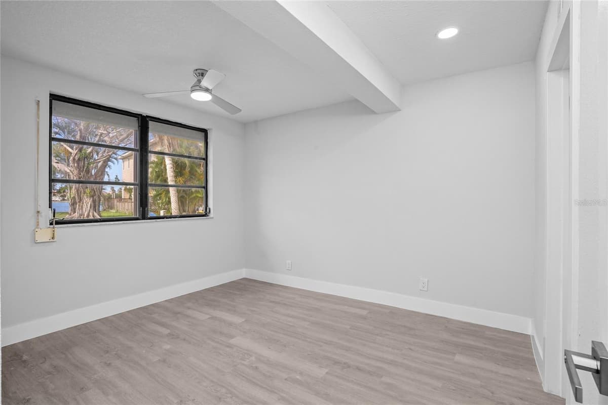 630 180TH AVENUE — photo 14 of 22