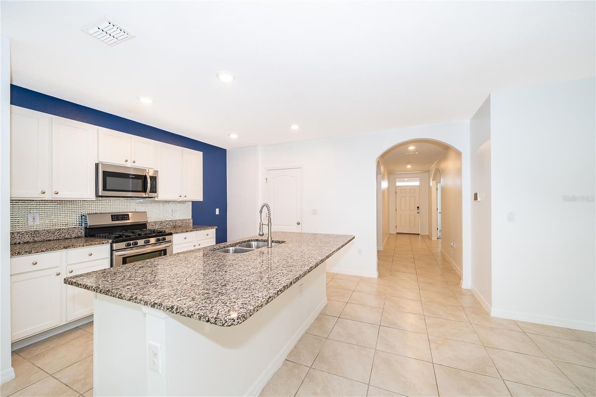239 LAZIO CIRCLE — photo 4 of 34