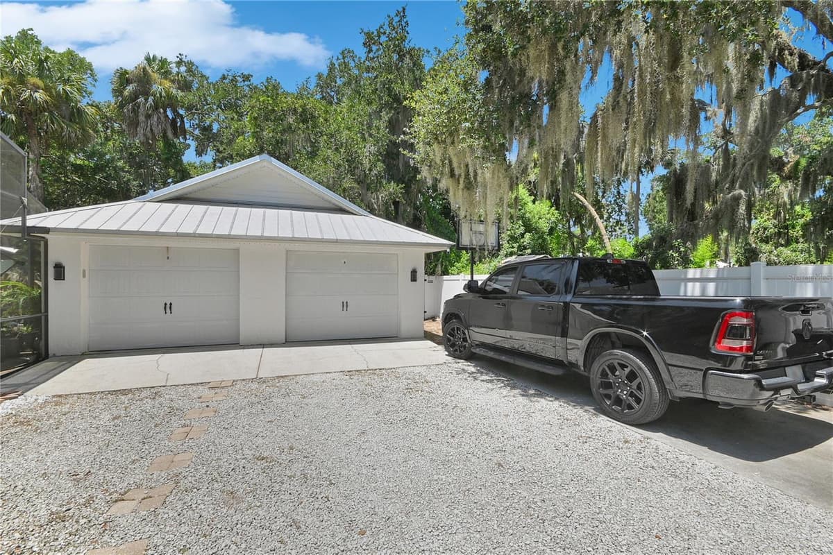 1112 PALMETTO STREET — photo 50 of 52