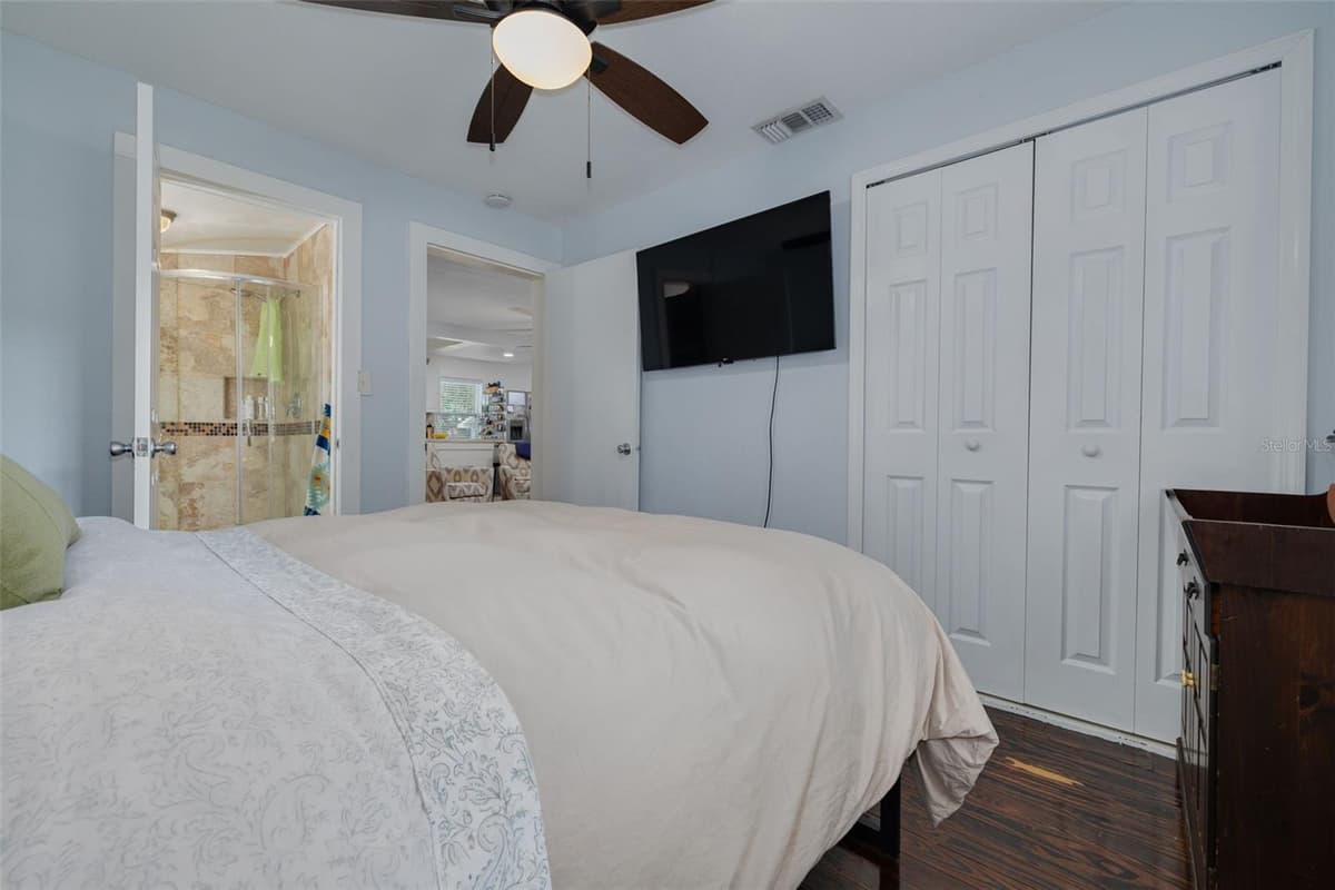 5721 CASSON AVENUE — photo 10 of 27