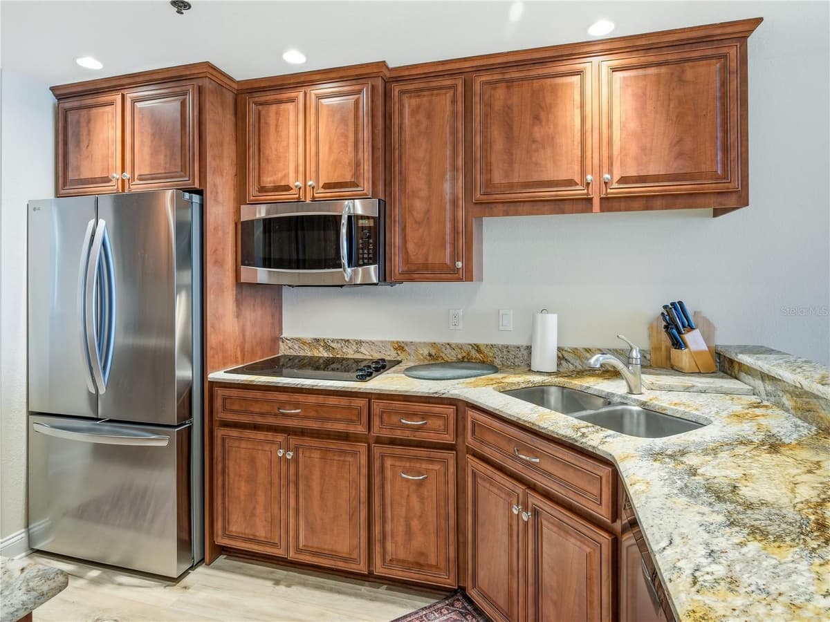 452 BOUCHELLE DRIVE — photo 13 of 68