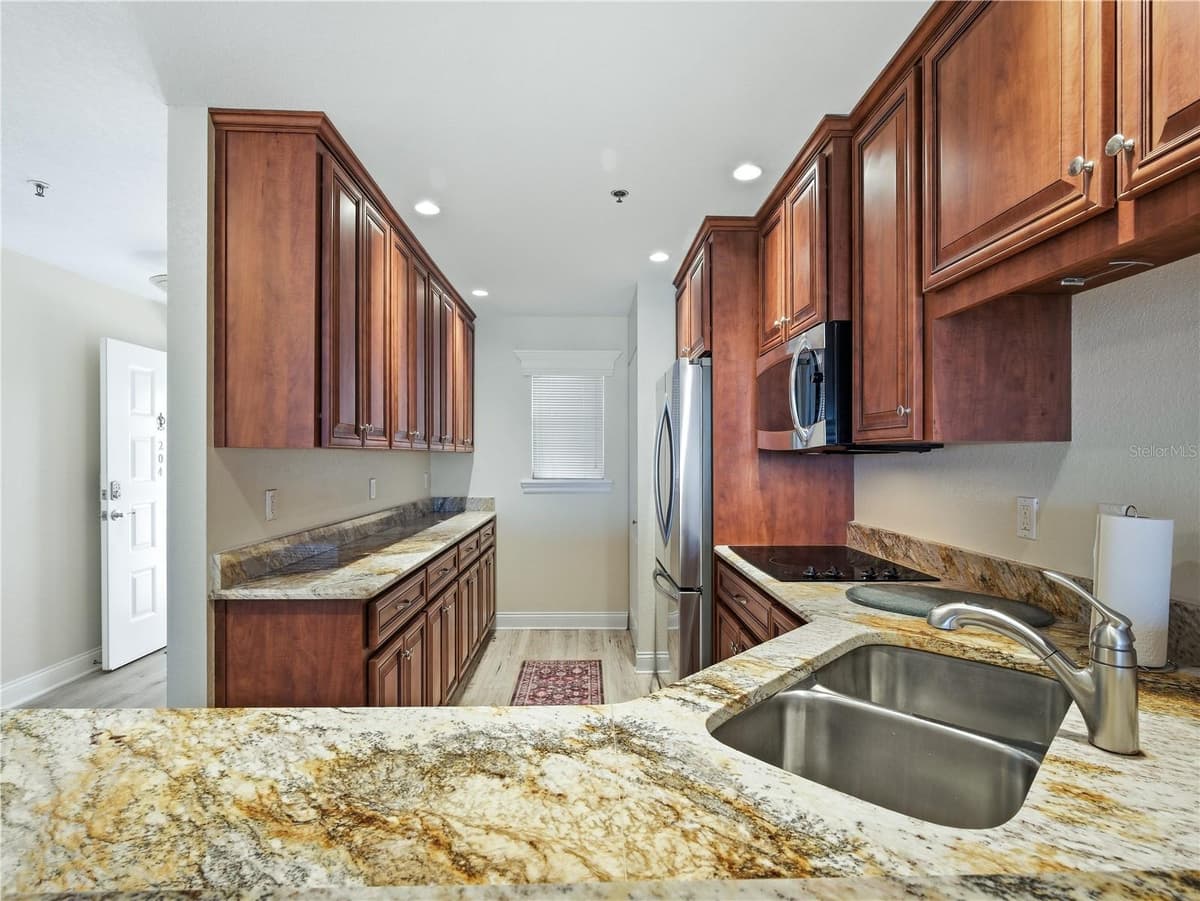 452 BOUCHELLE DRIVE — photo 15 of 68
