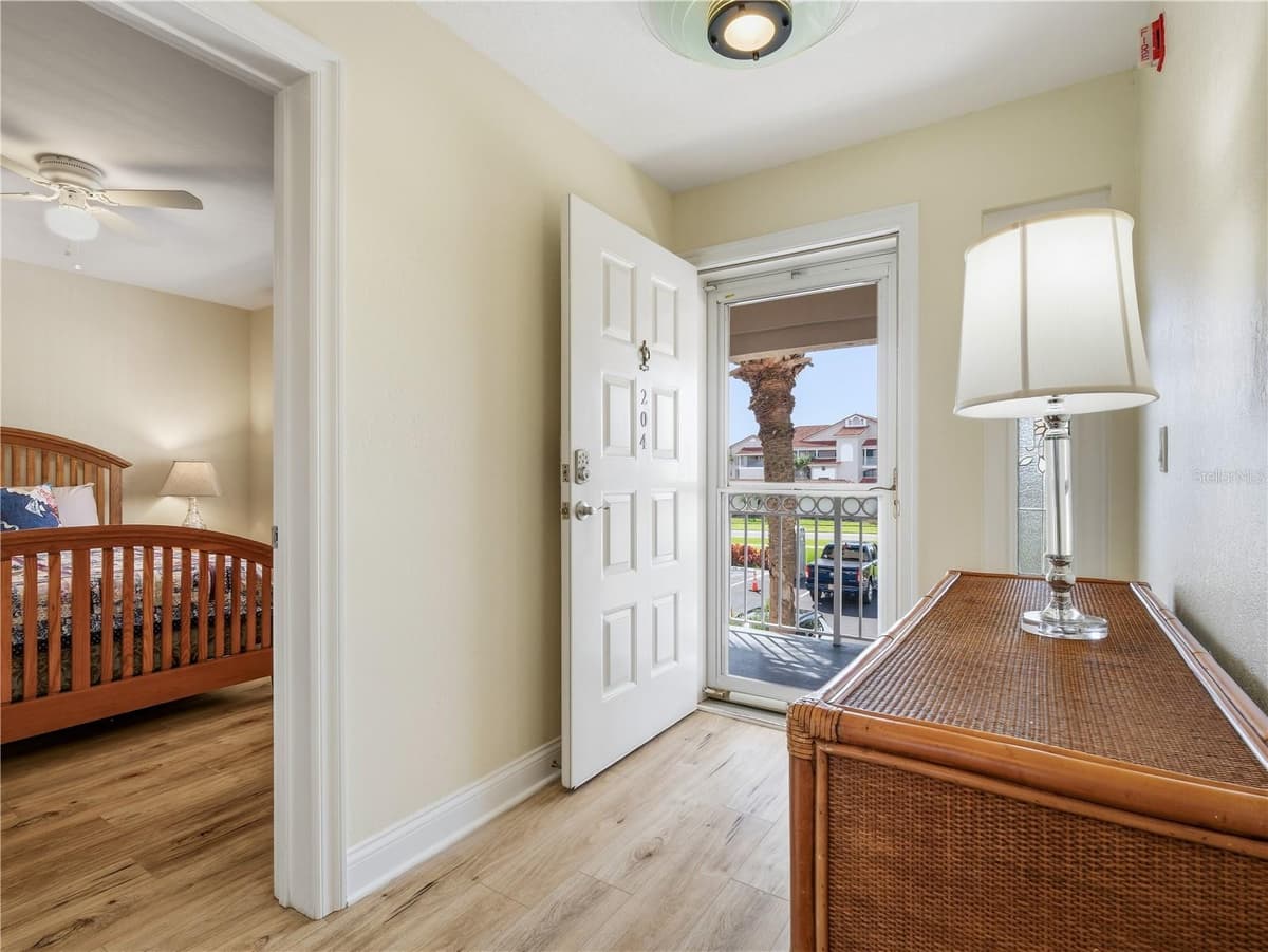 452 BOUCHELLE DRIVE — photo 11 of 68