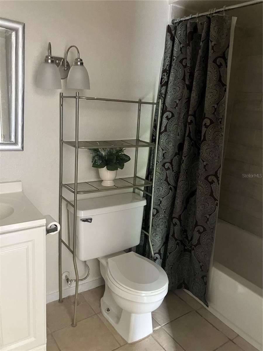 247 DEBORA COURT — photo 8 of 14