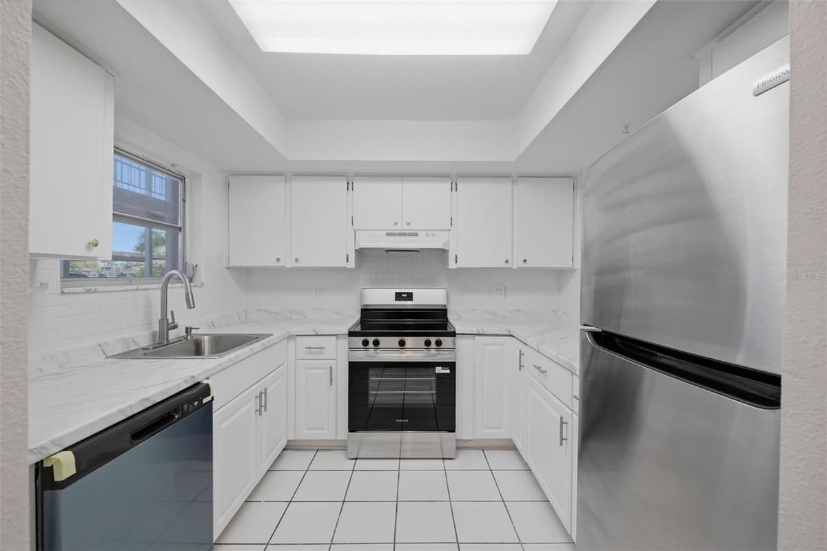 4678 MARINE PARKWAY — photo 5 of 41
