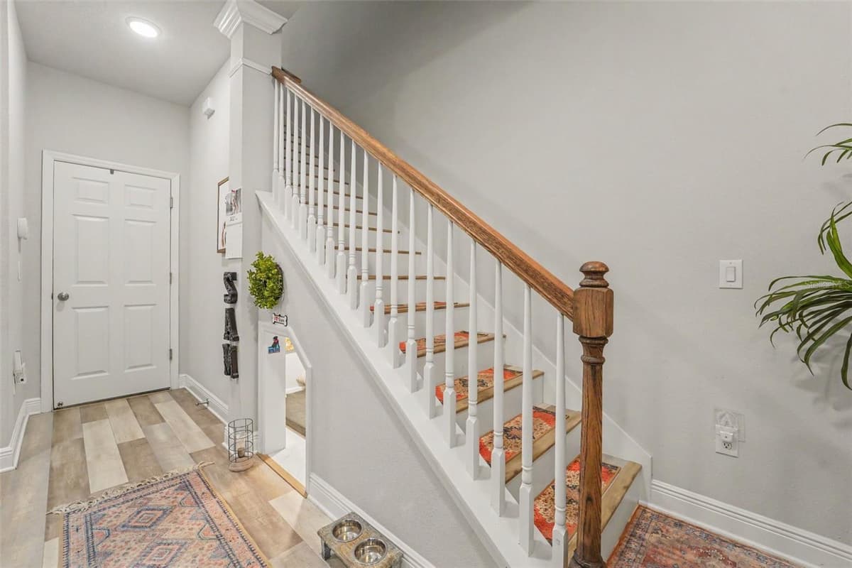 9567 CAVENDISH DRIVE — photo 2 of 32