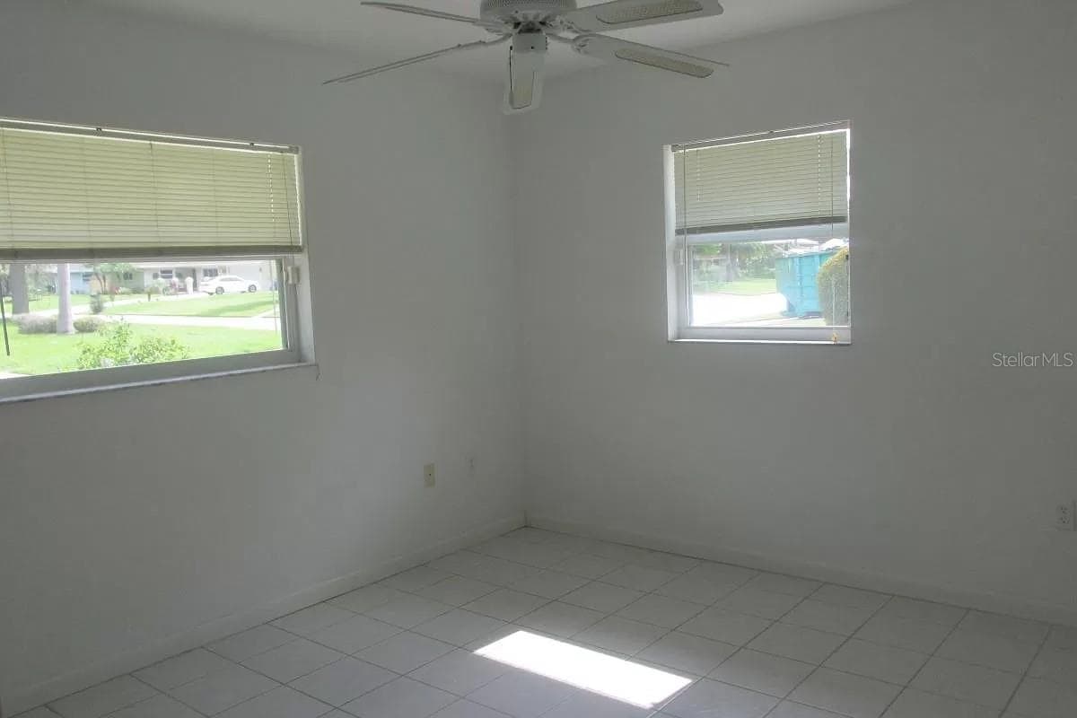 2911 BENTLEY STREET — photo 7 of 14