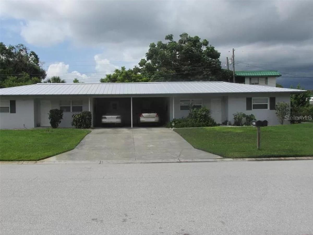 2911 BENTLEY STREET — photo 1 of 14