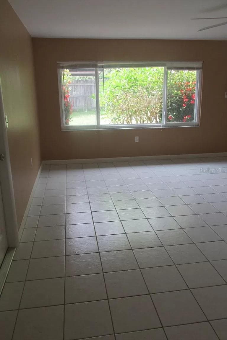 2911 BENTLEY STREET — photo 3 of 14