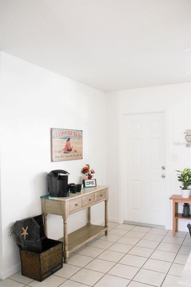 2911 BENTLEY STREET — photo 10 of 14