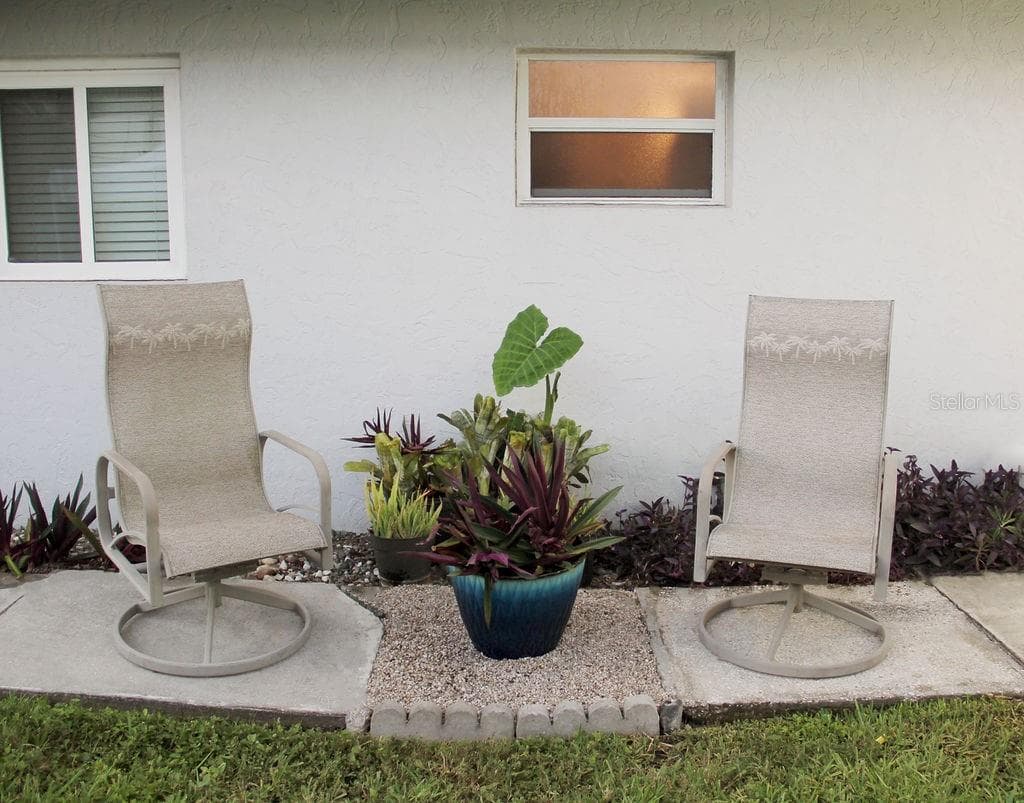 2911 BENTLEY STREET — photo 14 of 14