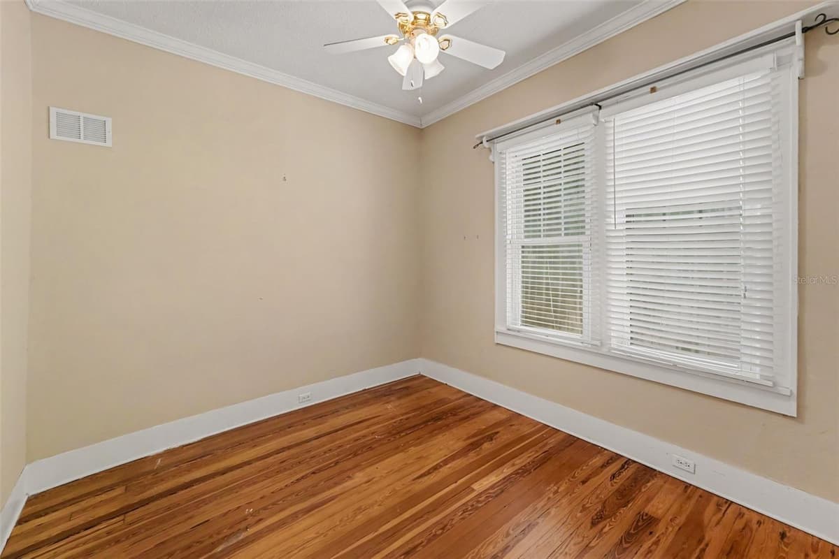 450 13TH AVENUE — photo 14 of 30
