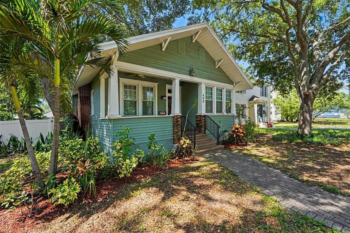 450 13TH AVENUE — photo 3 of 30