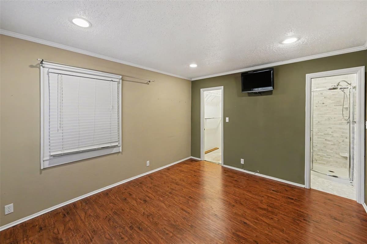 450 13TH AVENUE — photo 18 of 30