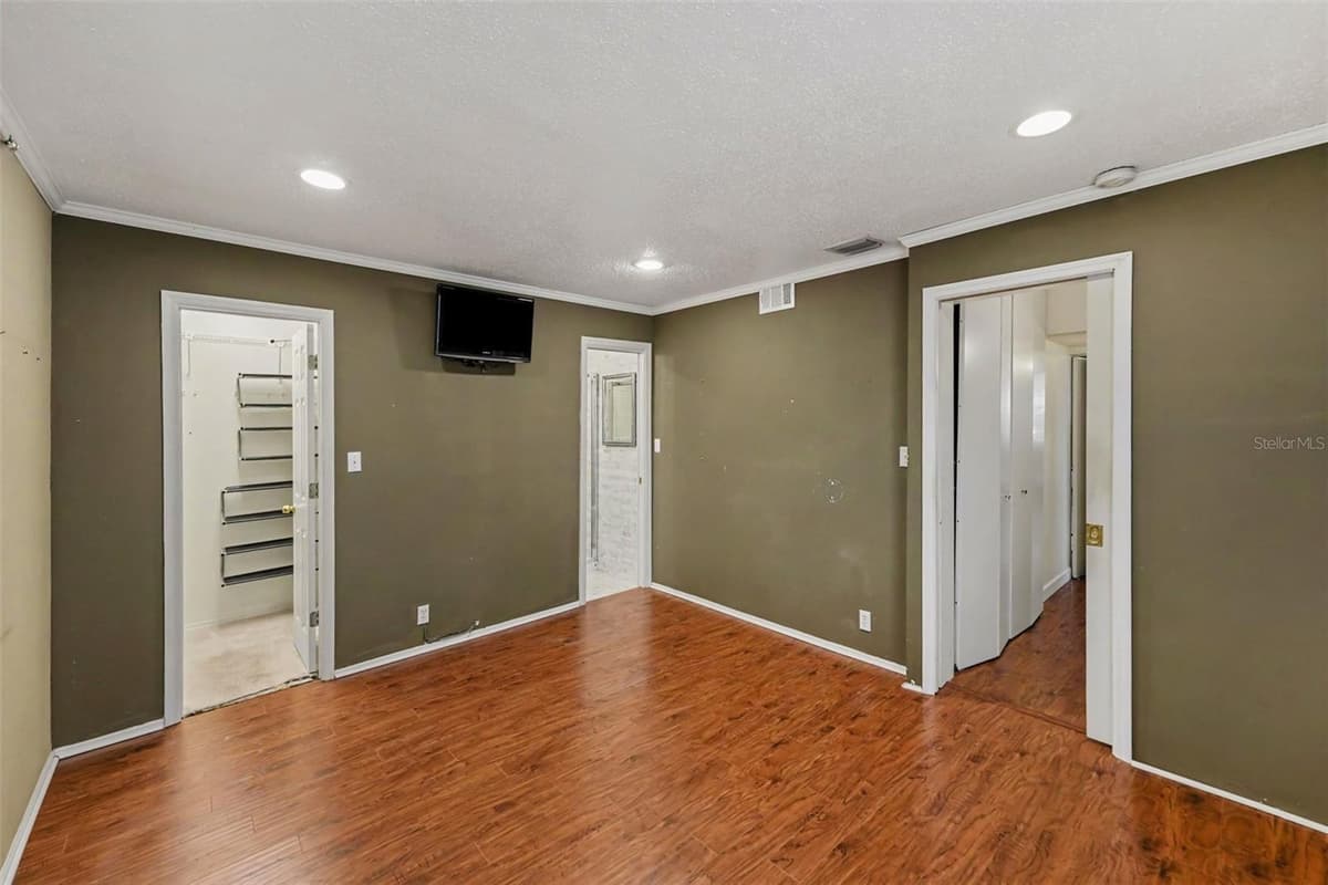 450 13TH AVENUE — photo 16 of 30