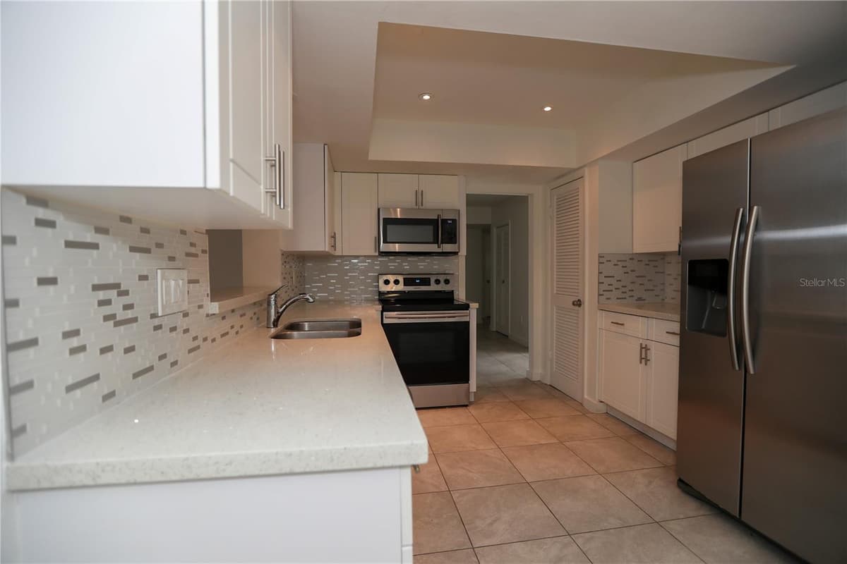 326 WHERLEY AVENUE — photo 27 of 64