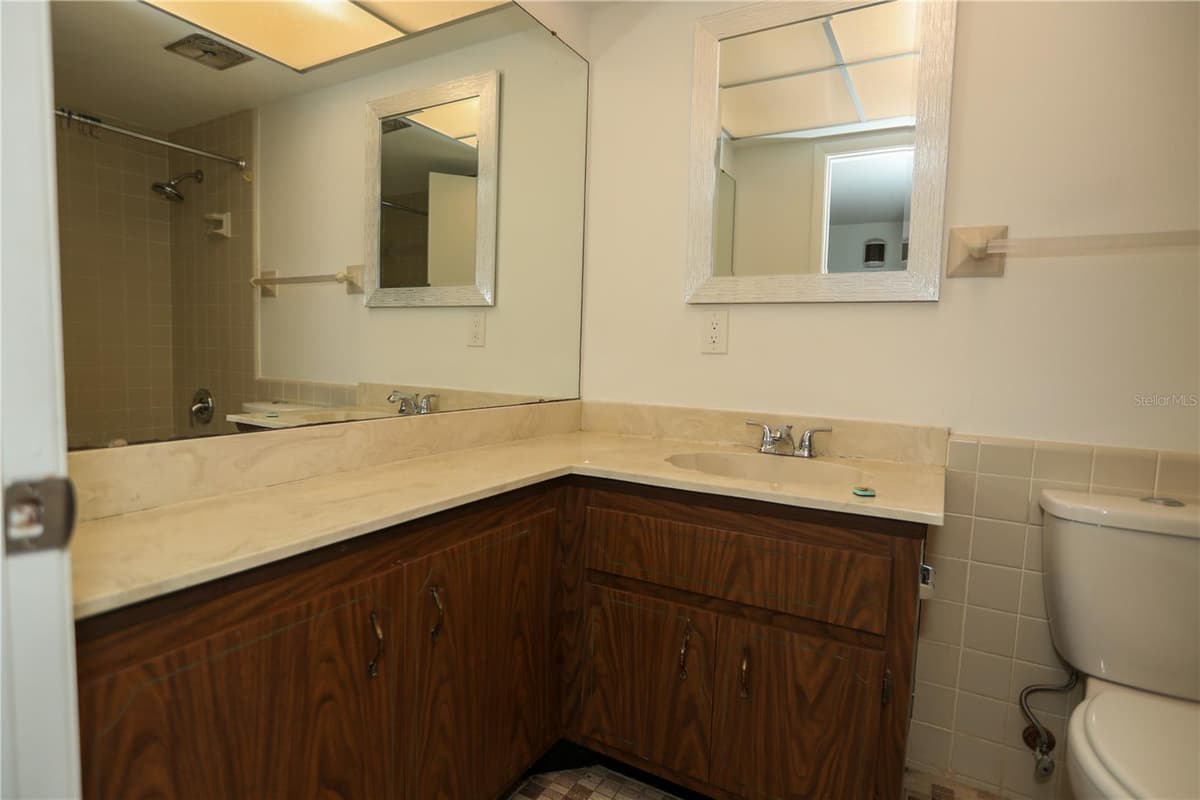 326 WHERLEY AVENUE — photo 37 of 64