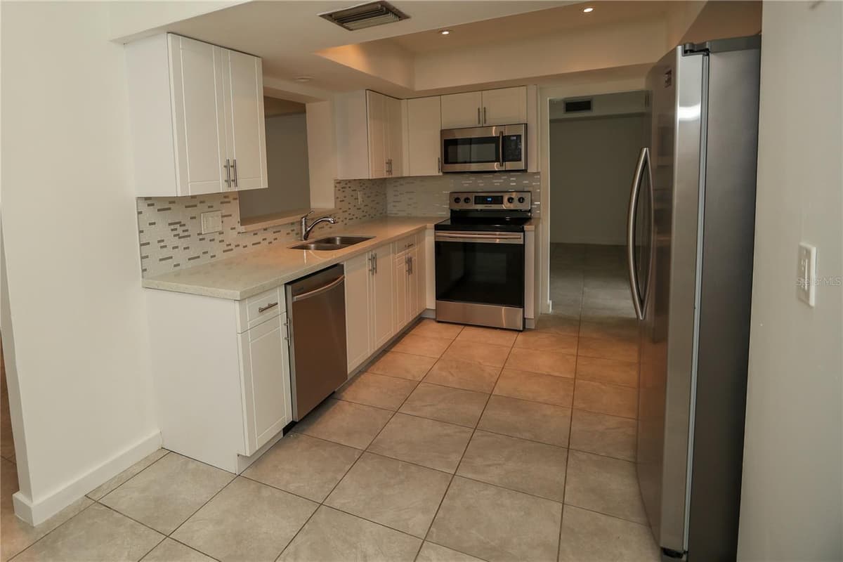 326 WHERLEY AVENUE — photo 28 of 64