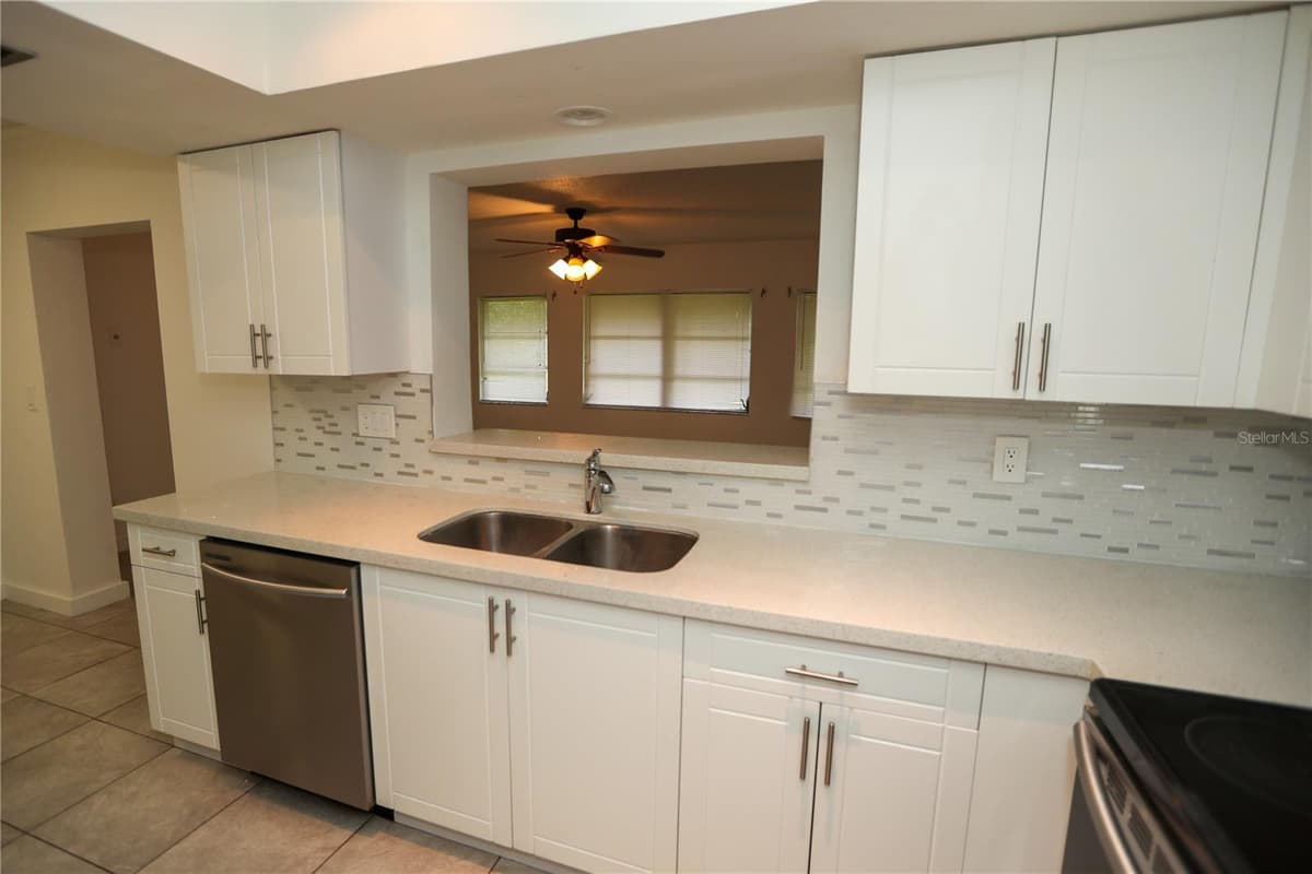 326 WHERLEY AVENUE — photo 32 of 64