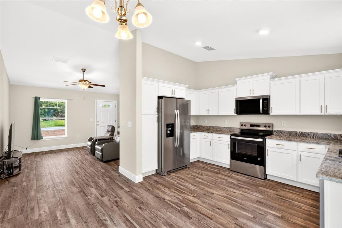 330 LOCUST PASS — photo 16 of 23