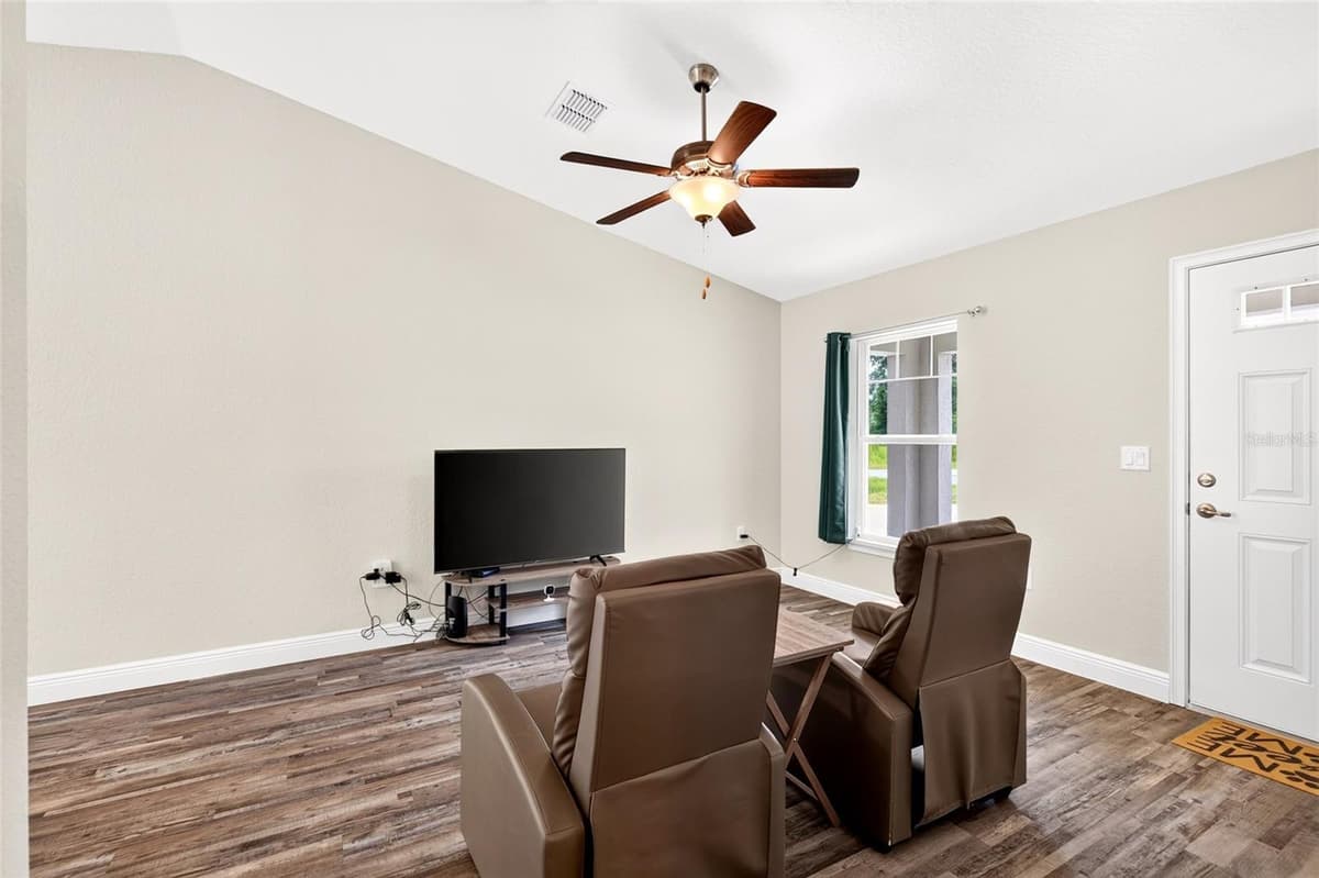 330 LOCUST PASS — photo 5 of 23