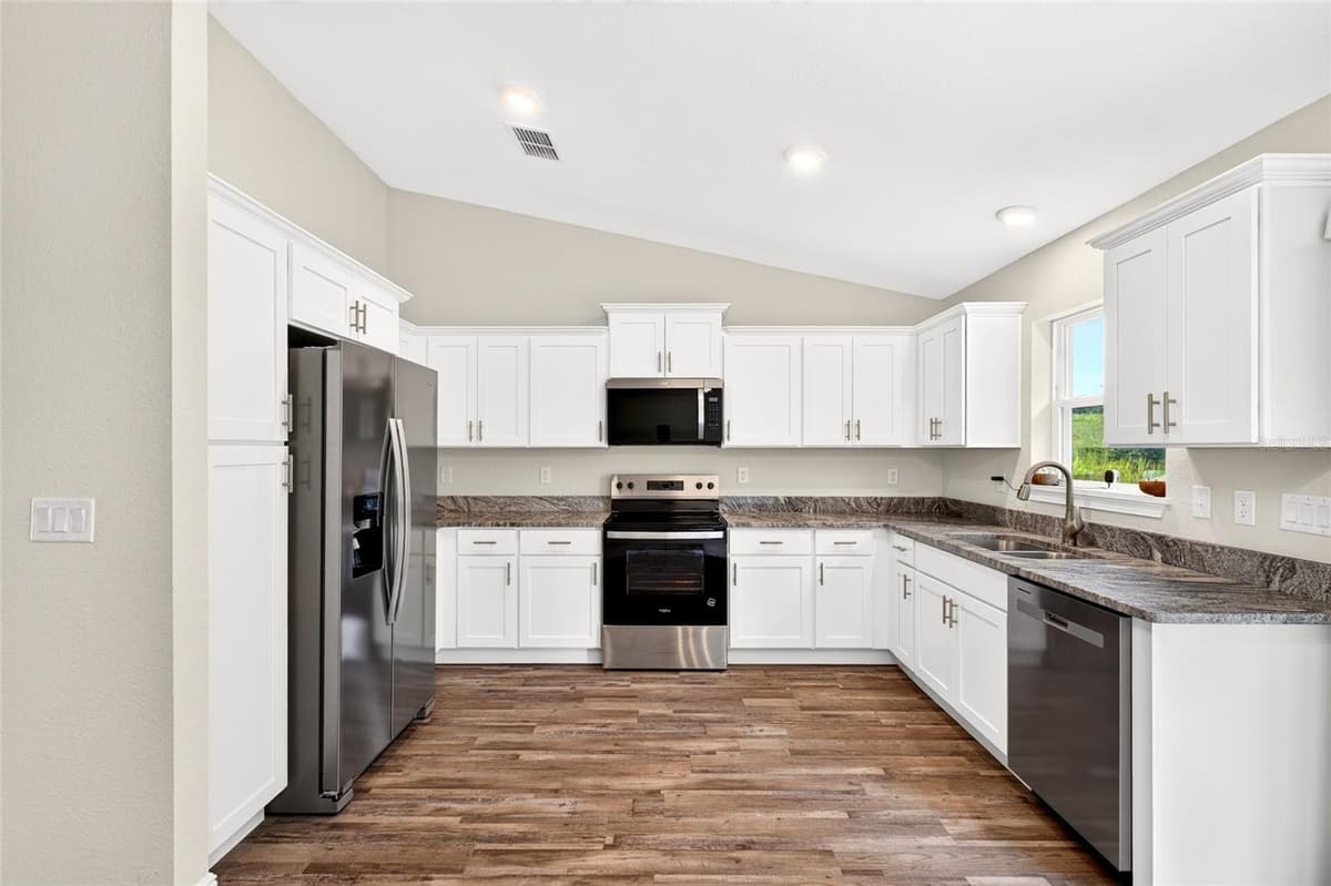 330 LOCUST PASS — photo 17 of 23