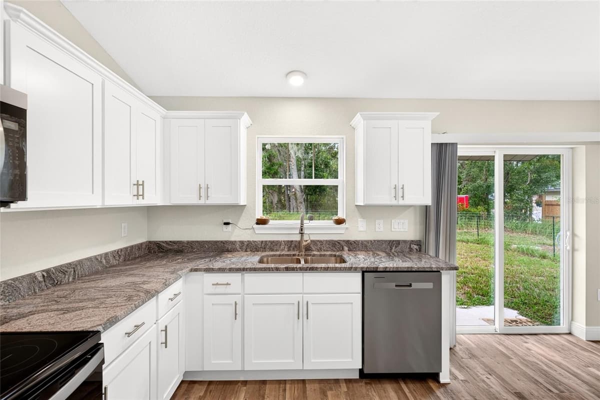 330 LOCUST PASS — photo 18 of 23