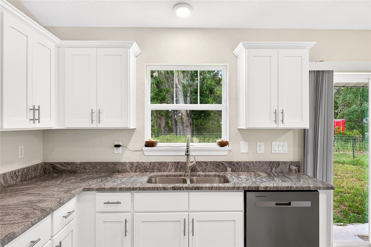 330 LOCUST PASS — photo 19 of 23