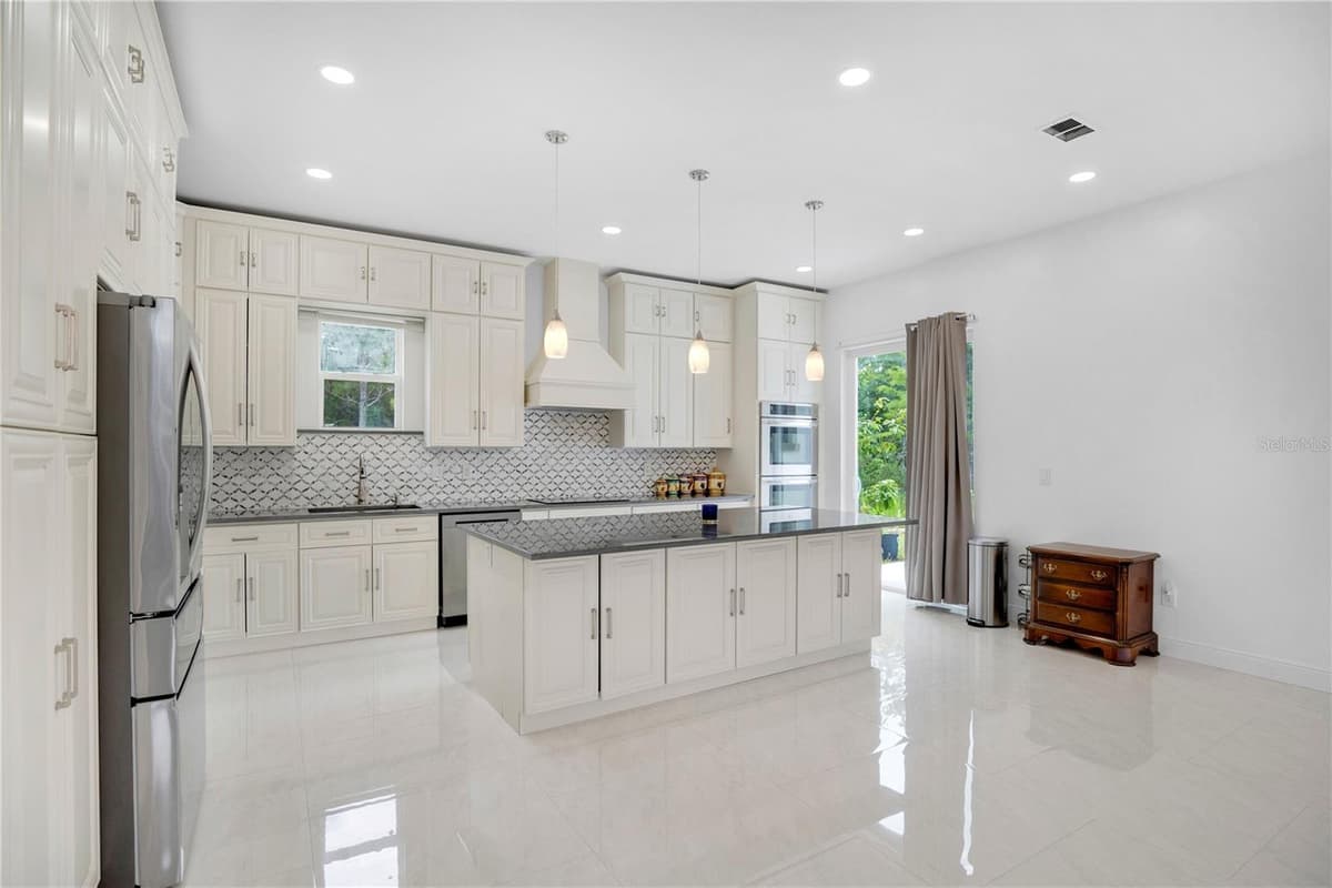 3307 DALLAS BOULEVARD — photo 19 of 40