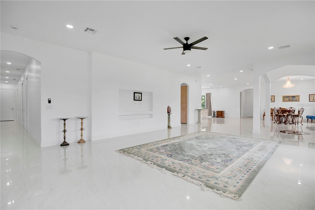 3307 DALLAS BOULEVARD — photo 12 of 40