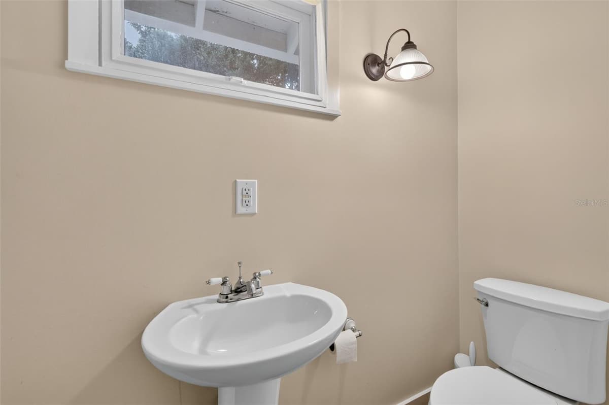 1046 MCDONALD STREET — photo 49 of 58
