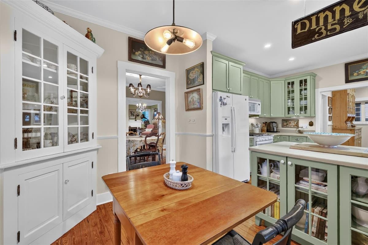 1046 MCDONALD STREET — photo 13 of 58