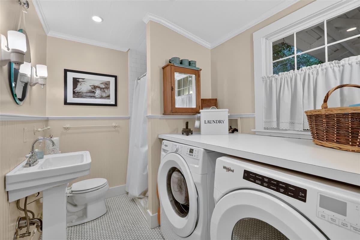 1046 MCDONALD STREET — photo 23 of 58