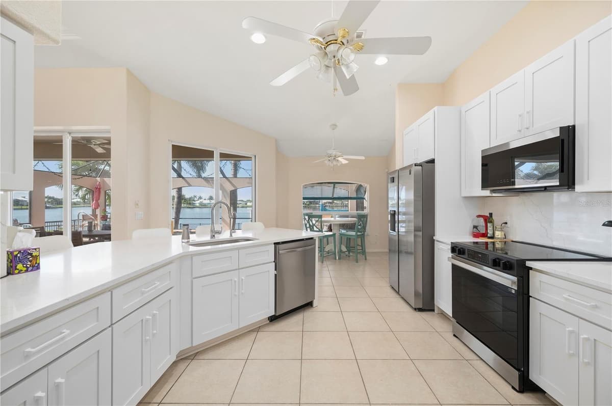 21551 EDGEWATER DRIVE — photo 6 of 29