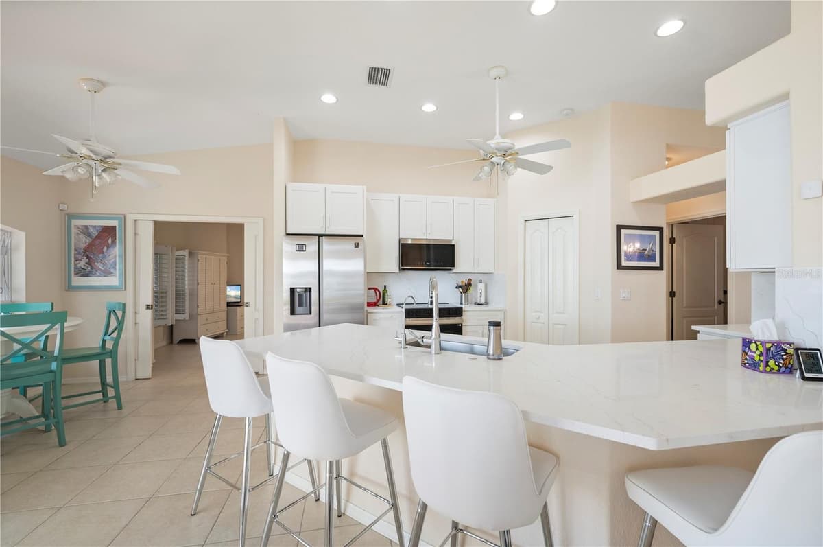21551 EDGEWATER DRIVE — photo 7 of 29
