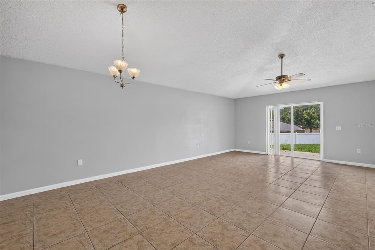 2225 SANDRIDGE CIRCLE — photo 7 of 22