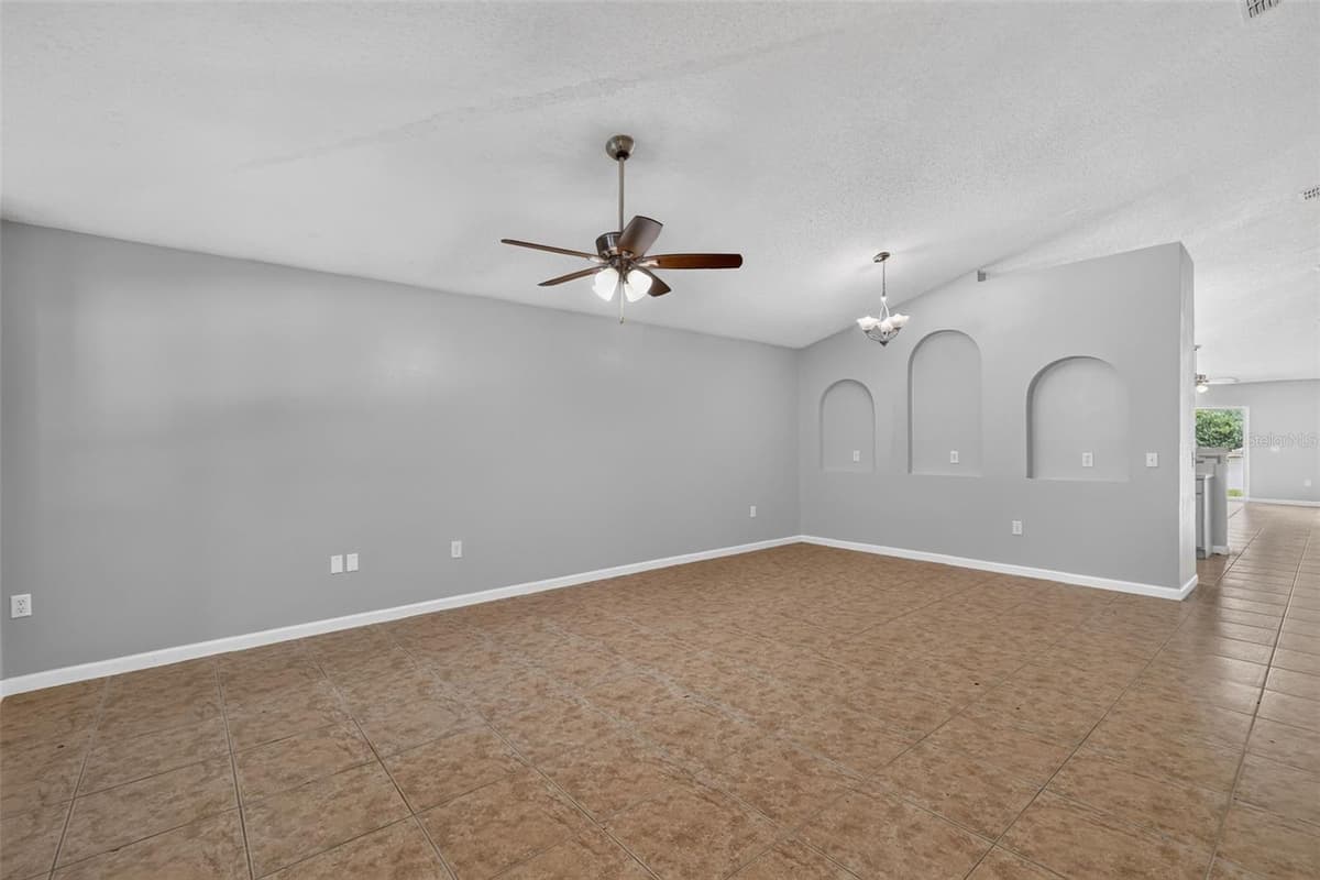 2225 SANDRIDGE CIRCLE — photo 9 of 22