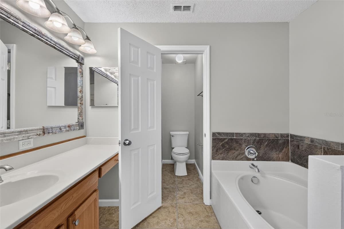2225 SANDRIDGE CIRCLE — photo 15 of 22