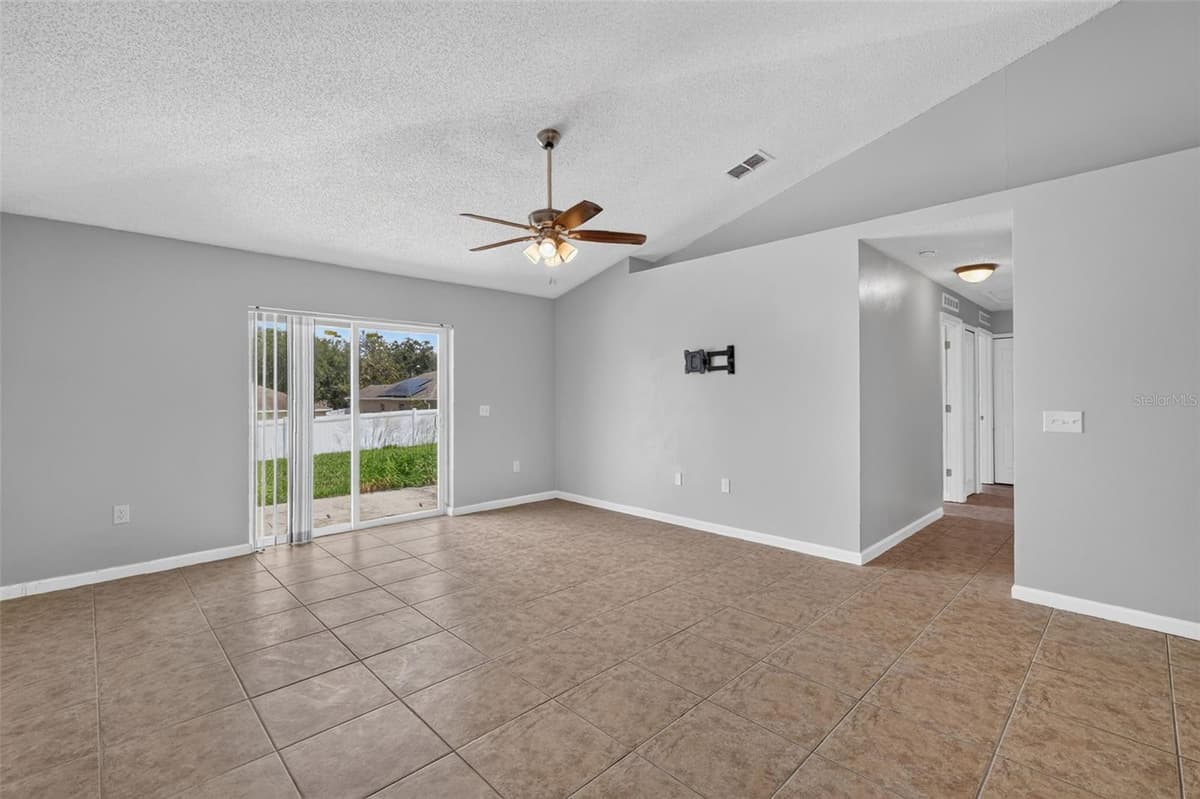 2225 SANDRIDGE CIRCLE — photo 10 of 22