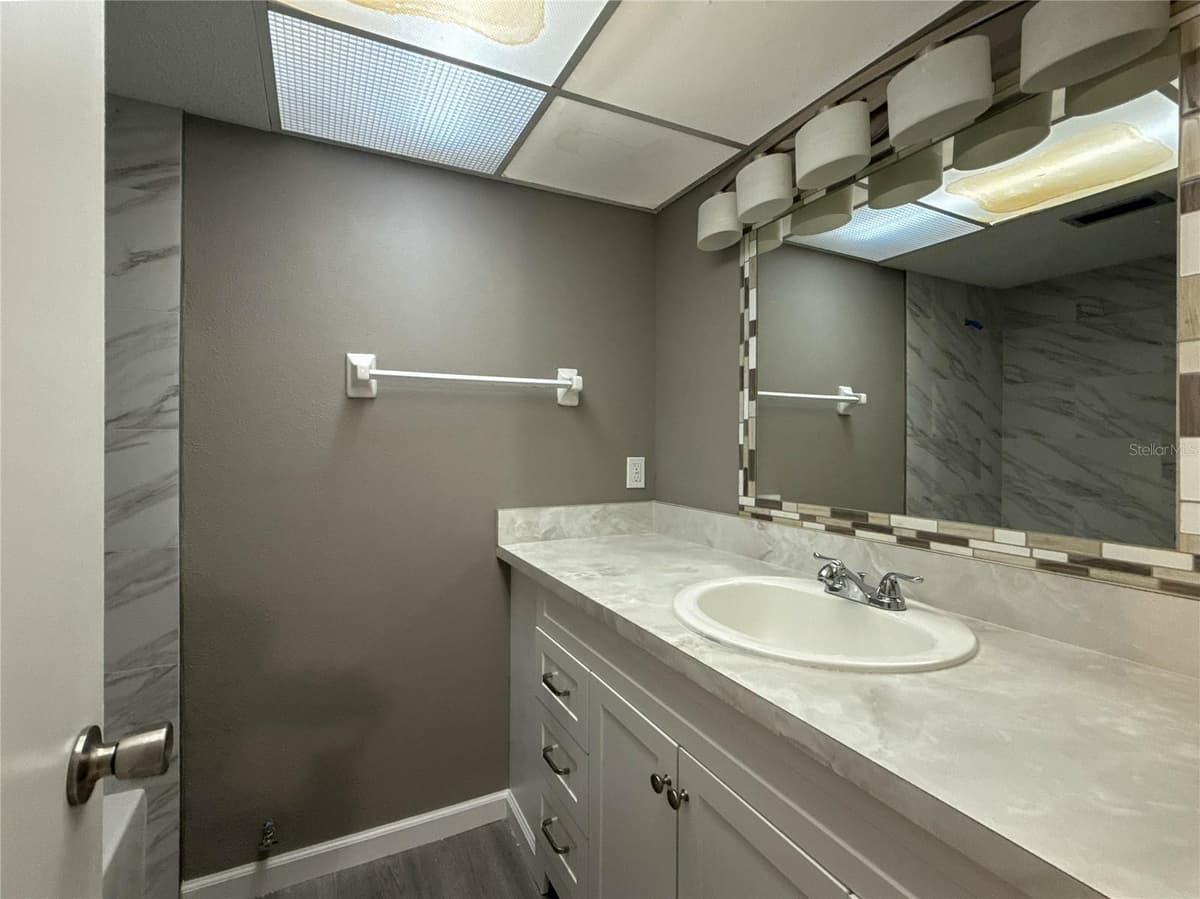 22333 EDGEWATER DRIVE — photo 7 of 25