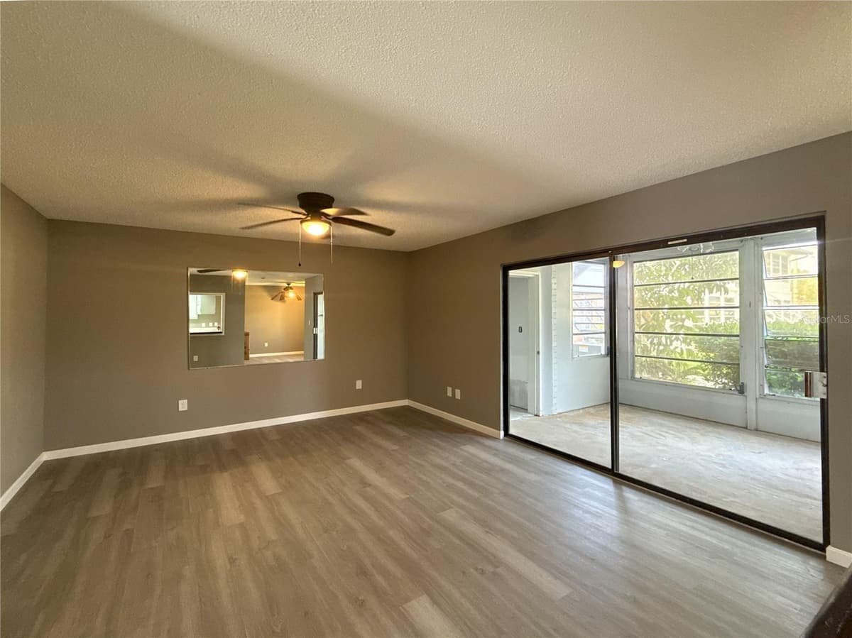 22333 EDGEWATER DRIVE — photo 2 of 25