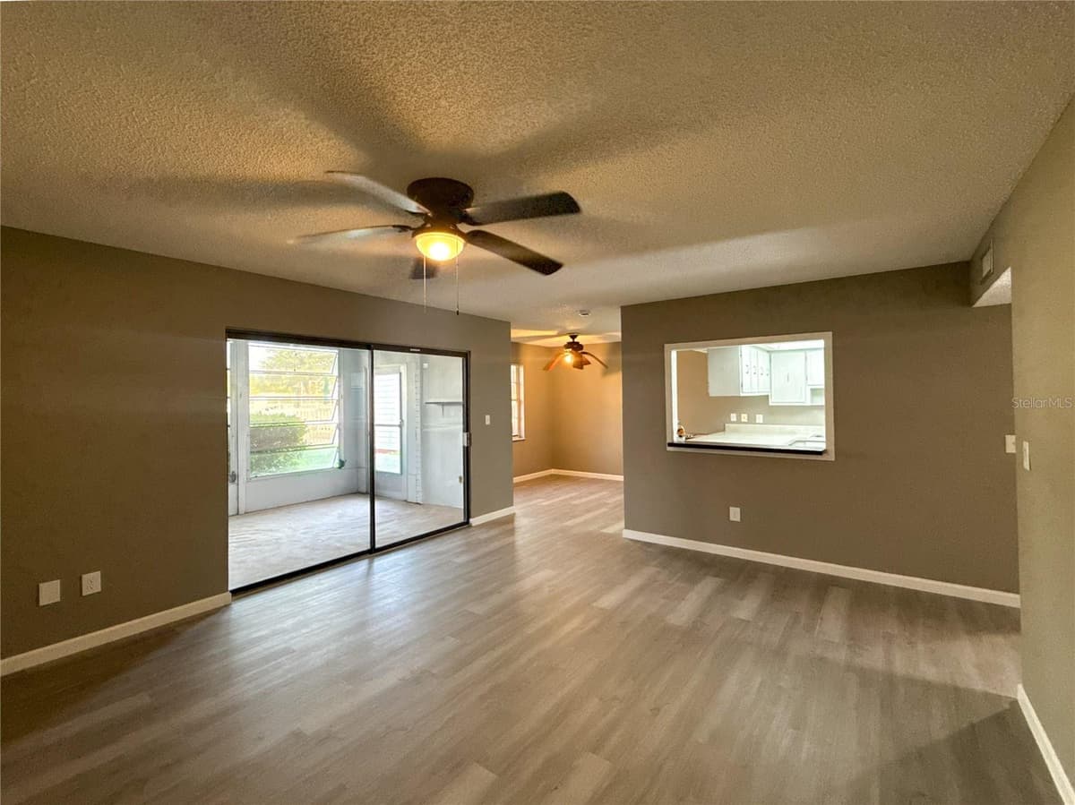 22333 EDGEWATER DRIVE — photo 3 of 25