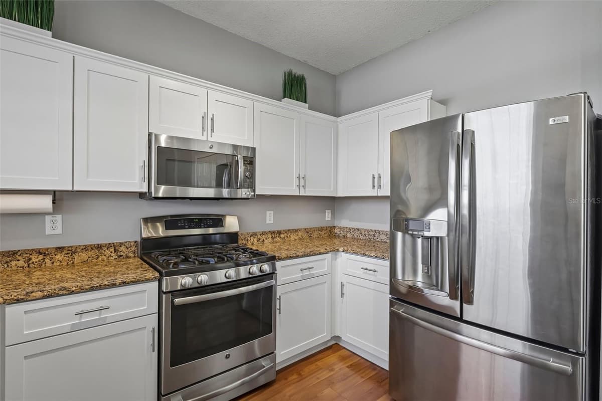 205 ROSANA DRIVE — photo 19 of 66