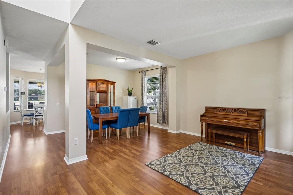 205 ROSANA DRIVE — photo 17 of 66